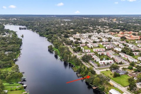 Купить земельный участок в Темпл-Террас, Флорида № 1905692 - фото 16