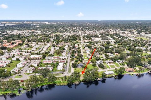 Купить земельный участок в Темпл-Террас, Флорида № 1905692 - фото 18