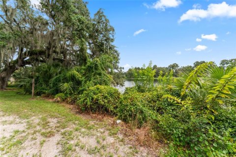 Купить земельный участок в Темпл-Террас, Флорида № 1905692 - фото 9