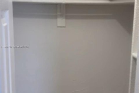 Copropriété à louer à Miami, Floride: 1 chambre, 56.21 m2 № 2023820 - photo 4