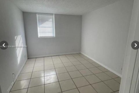 Copropriété à louer à Miami, Floride: 1 chambre, 56.21 m2 № 2023820 - photo 3