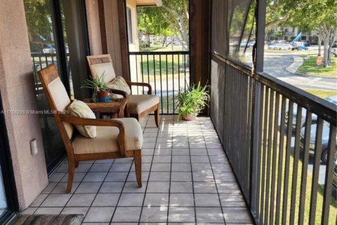 Condominio en venta en Tamarac, Florida, 2 dormitorios, 76.83 m2 № 1726645 - foto 14
