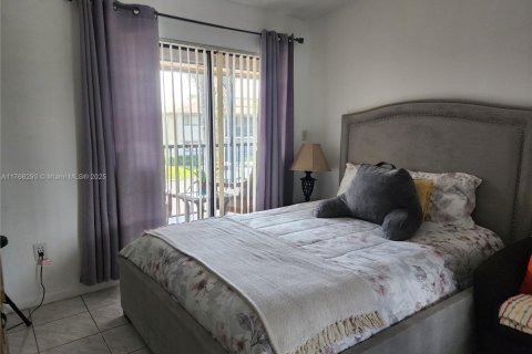 Condominio en venta en Tamarac, Florida, 2 dormitorios, 76.83 m2 № 1726645 - foto 16