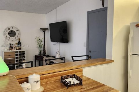 Condominio en venta en Tamarac, Florida, 2 dormitorios, 76.83 m2 № 1726645 - foto 13