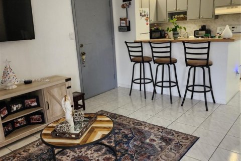 Condominio en venta en Tamarac, Florida, 2 dormitorios, 76.83 m2 № 1726645 - foto 7