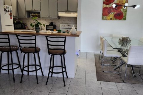 Condominio en venta en Tamarac, Florida, 2 dormitorios, 76.83 m2 № 1726645 - foto 8