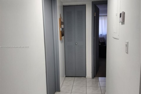 Condominio en venta en Tamarac, Florida, 2 dormitorios, 76.83 m2 № 1726645 - foto 15