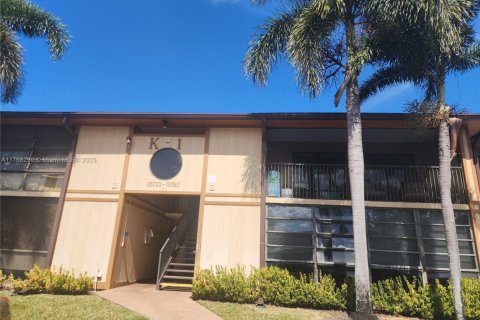 Condominio en venta en Tamarac, Florida, 2 dormitorios, 76.83 m2 № 1726645 - foto 3