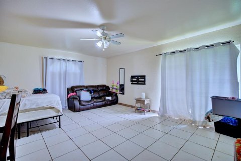 Casa en venta en Wauchula, Florida, 4 dormitorios, 177.63 m2 № 1915049 - foto 7