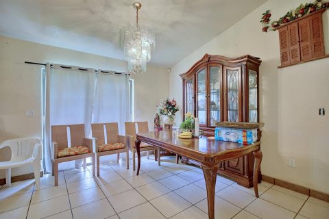 Casa en venta en Wauchula, Florida, 4 dormitorios, 177.63 m2 № 1915049 - foto 9