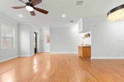 Townhouse in Tampa, Florida 2 bedrooms, 186.18 sq.m. № 2198554 - photo 16