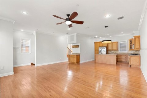 Townhouse in Tampa, Florida 2 bedrooms, 186.18 sq.m. № 2198554 - photo 8