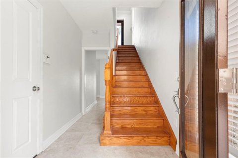 Townhouse in Tampa, Florida 2 bedrooms, 186.18 sq.m. № 2198554 - photo 7