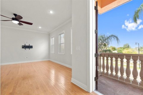 Townhouse in Tampa, Florida 2 bedrooms, 186.18 sq.m. № 2198554 - photo 9