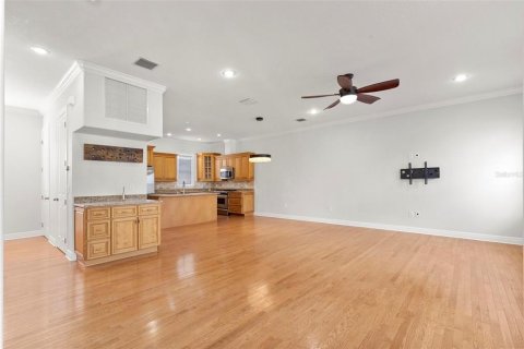 Townhouse in Tampa, Florida 2 bedrooms, 186.18 sq.m. № 2198554 - photo 11
