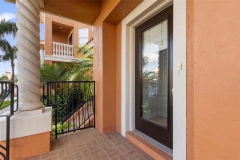 Townhouse in Tampa, Florida 2 bedrooms, 186.18 sq.m. № 2198554 - photo 6