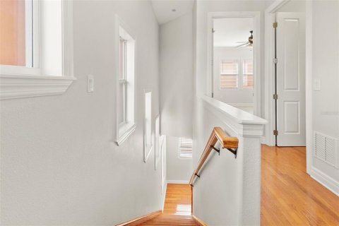 Townhouse in Tampa, Florida 2 bedrooms, 186.18 sq.m. № 2198554 - photo 22