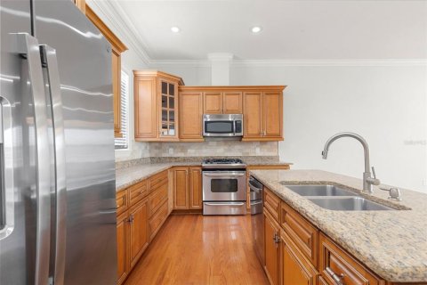Townhouse in Tampa, Florida 2 bedrooms, 186.18 sq.m. № 2198554 - photo 13