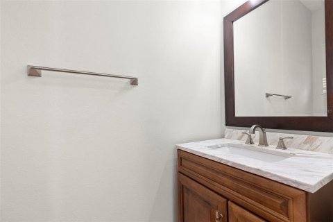 Townhouse in Tampa, Florida 2 bedrooms, 186.18 sq.m. № 2198554 - photo 20