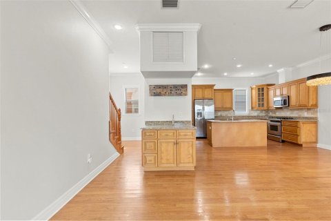 Townhouse in Tampa, Florida 2 bedrooms, 186.18 sq.m. № 2198554 - photo 18