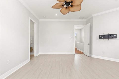 Townhouse in Tampa, Florida 2 bedrooms, 186.18 sq.m. № 2198554 - photo 30