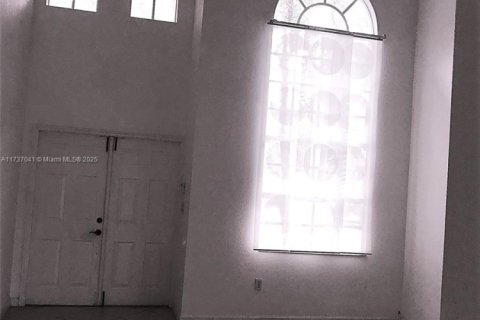 Купить таунхаус в Дорал, Флорида 2 комнаты, 194.91м2, № 1960833 - фото 10