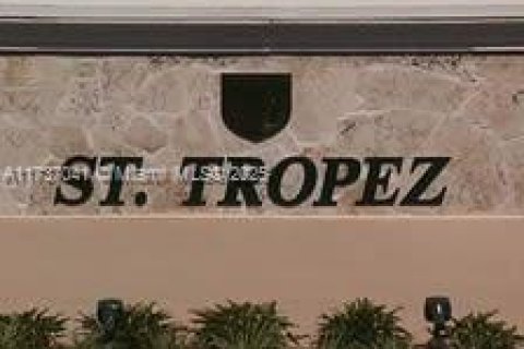 Купить таунхаус в Дорал, Флорида 2 комнаты, 194.91м2, № 1960833 - фото 2