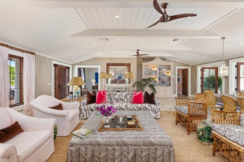 House in Palm Beach, Florida 4 bedrooms, 324.14 sq.m. № 2187352 - photo 8