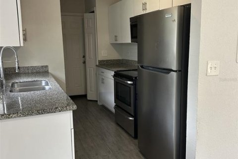 Appartement à louer à Tampa, Floride: 3 chambres, 178.37 m2 № 2421806 - photo 3