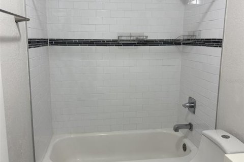Appartement à louer à Tampa, Floride: 3 chambres, 178.37 m2 № 2421806 - photo 5