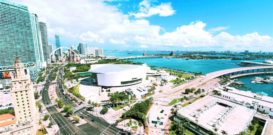 Condo in Miami, Florida, 1 bedroom  № 2035577