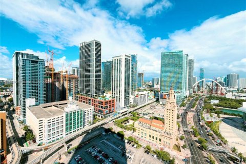 Condo in Miami, Florida, 1 bedroom  № 2035577 - photo 2