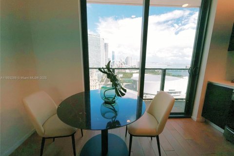 Condo in Miami, Florida, 1 bedroom  № 2035577 - photo 12