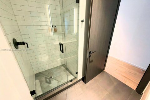 Condo in Miami, Florida, 1 bedroom  № 2035577 - photo 7