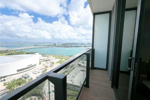 Condo in Miami, Florida, 1 bedroom  № 2035577 - photo 17