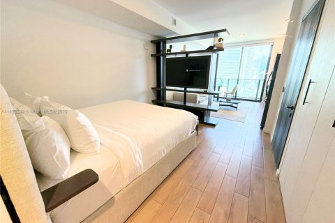 Condo in Miami, Florida, 1 bedroom  № 2035577 - photo 4