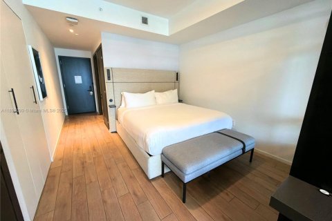 Condo in Miami, Florida, 1 bedroom  № 2035577 - photo 5