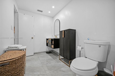 Casa en venta en Hollywood, Florida, 4 dormitorios, 164.72 m2 № 2401466 - foto 18