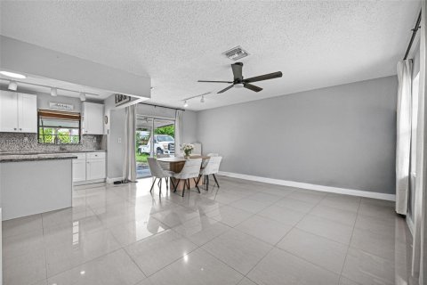Casa en venta en Hollywood, Florida, 4 dormitorios, 164.72 m2 № 2401466 - foto 7