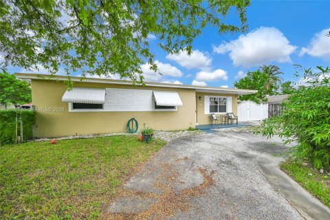 Casa en Hollywood, Florida 4 dormitorios, 164.72 m2 № 2401466