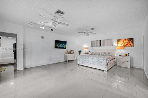 Casa en venta en Hollywood, Florida, 4 dormitorios, 164.72 m2 № 2401466 - foto 14