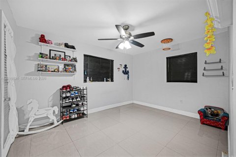 Casa en venta en Hollywood, Florida, 4 dormitorios, 164.72 m2 № 2401466 - foto 25