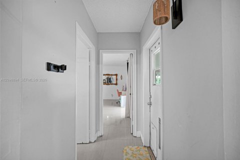 Casa en venta en Hollywood, Florida, 4 dormitorios, 164.72 m2 № 2401466 - foto 22