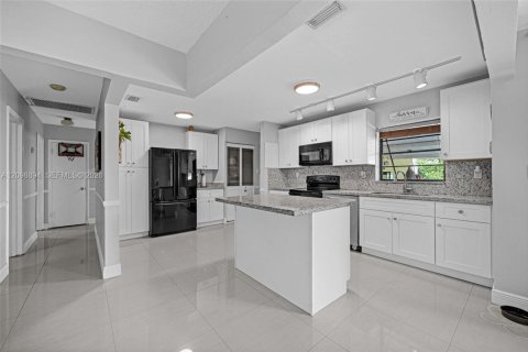 Casa en venta en Hollywood, Florida, 4 dormitorios, 164.72 m2 № 2401466 - foto 12