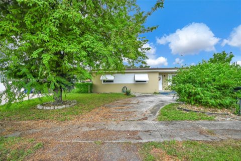 Casa en venta en Hollywood, Florida, 4 dormitorios, 164.72 m2 № 2401466 - foto 3