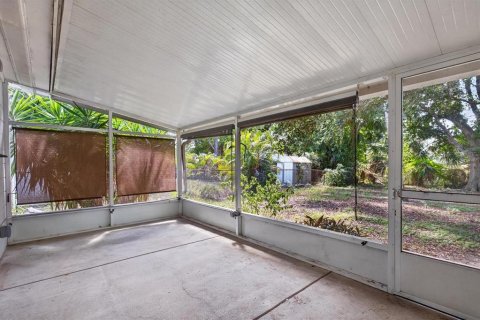 House in Tarpon Springs, Florida 3 bedrooms, 112.97 sq.m. № 2394234 - photo 25