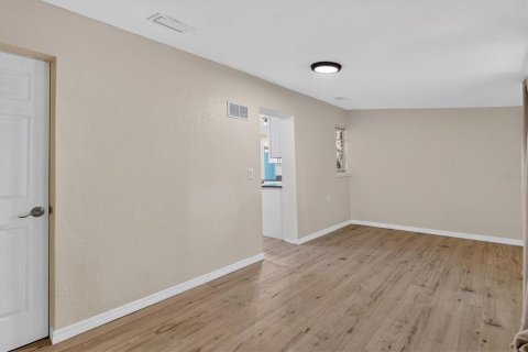 House in Tarpon Springs, Florida 3 bedrooms, 112.97 sq.m. № 2394234 - photo 16