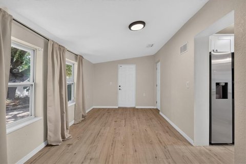 House in Tarpon Springs, Florida 3 bedrooms, 112.97 sq.m. № 2394234 - photo 15