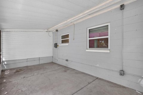 House in Tarpon Springs, Florida 3 bedrooms, 112.97 sq.m. № 2394234 - photo 26
