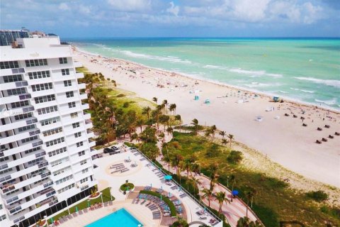Condominio en alquiler en Miami Beach, Florida № 1180608 - foto 1